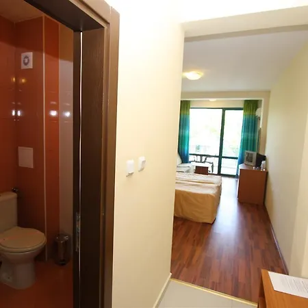 Otel Tanya 3*