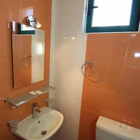 Otel Tanya 3*