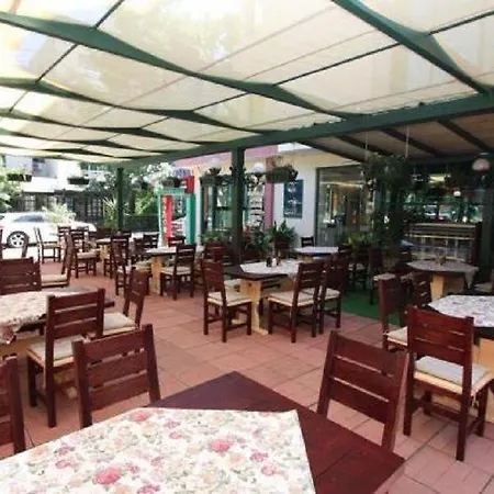 Otel Tanya 3*